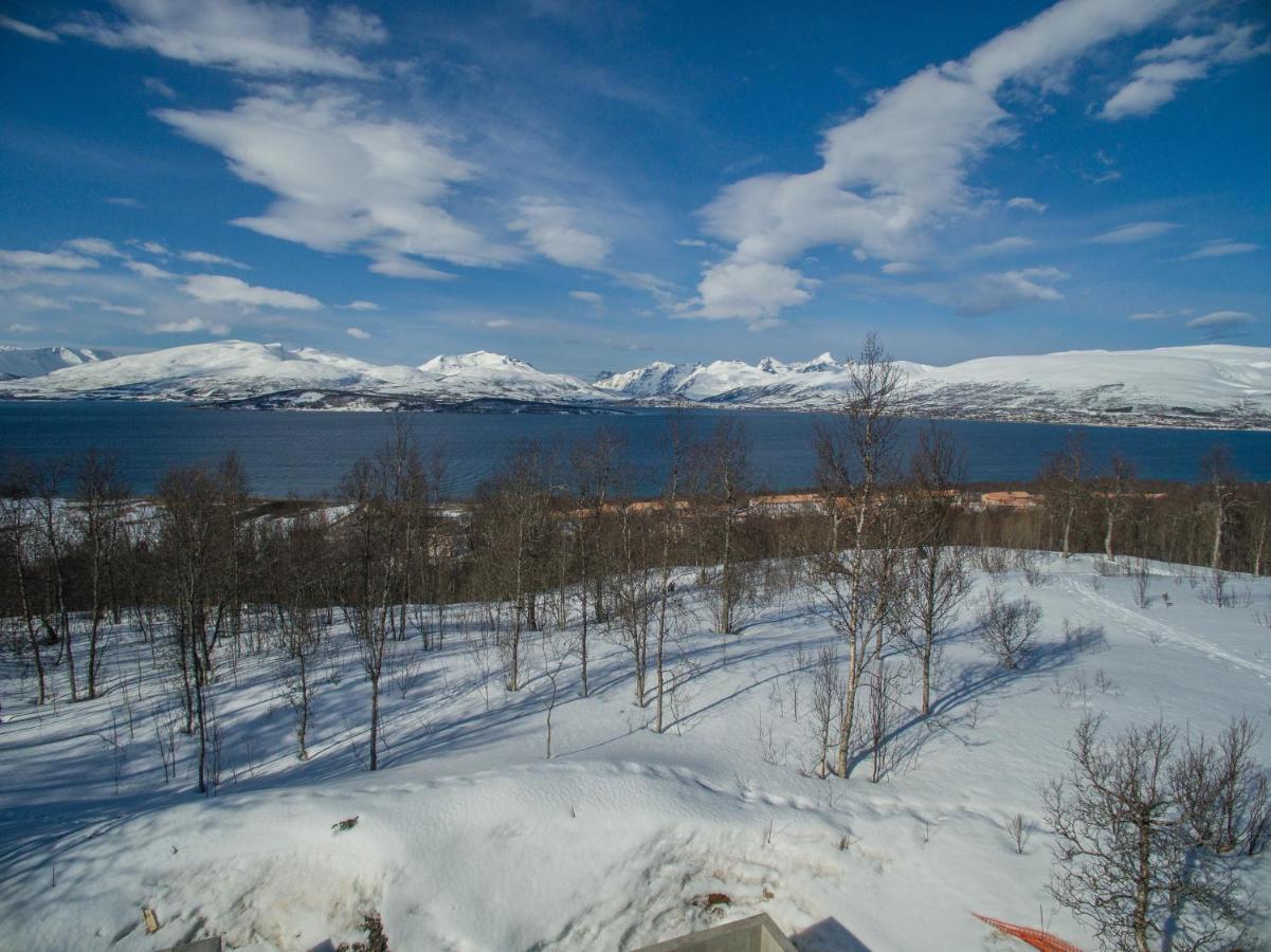 Enter Tromso - The Mountain View Apartment Exterior photo